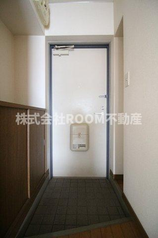 サンクリアマンション晴の玄関|収納もある玄関です