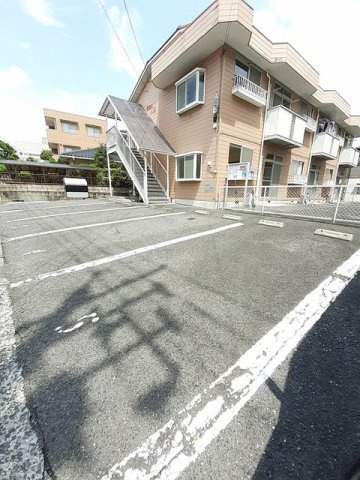 エルディム小林の駐車場|駐車場完備です