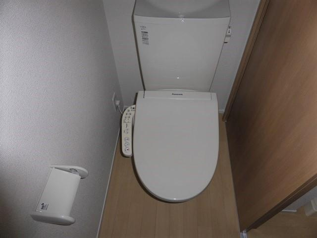 リエッタ西条岡町　（ペット）のトイレ|落ち着いた色調のトイレです