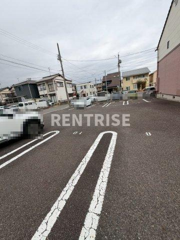 ブルーム前田Ｂの駐車場
