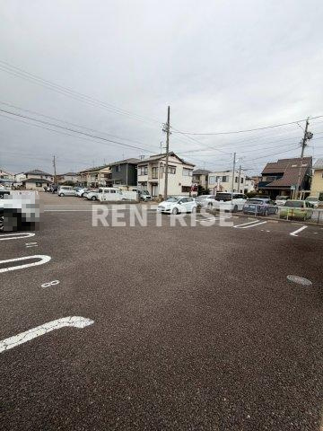 ブルーム前田Ｂの駐車場