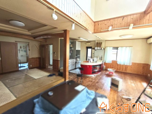 【居間・リビング】 | 無垢材をふんだんに使った大工さん手造りの本格木造住宅／たつの市揖西町南山