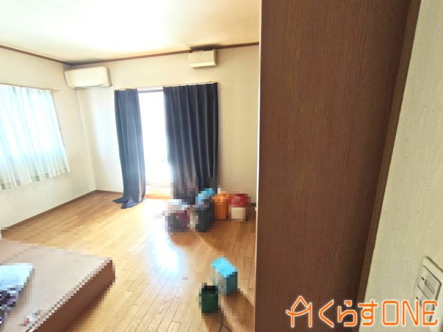 【洋室】 | 無垢材をふんだんに使った大工さん手造りの本格木造住宅／たつの市揖西町南山
