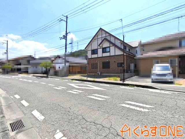 【前面道路含む現地写真】 | 無垢材をふんだんに使った大工さん手造りの本格木造住宅／たつの市揖西町南山