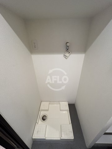 プール・トゥジュール梅田ウエストの洗面所|プール・トゥジュール梅田ウエスト　洗濯パン