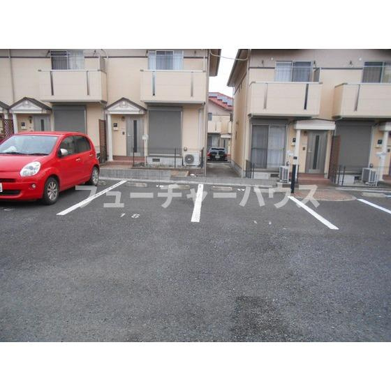 サニーヒル東前　Ｃ棟の駐車場