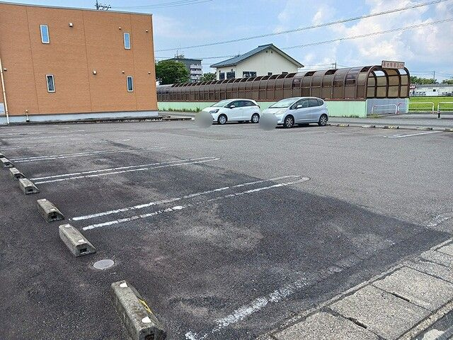 グラン　フランの駐車場