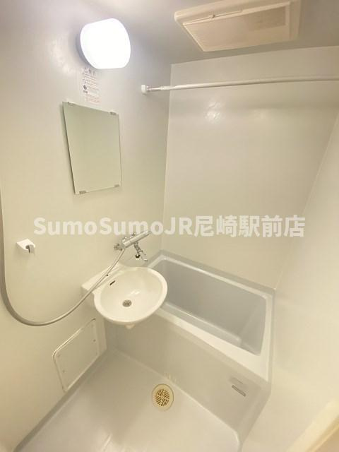 レオパレス武庫川の浴室