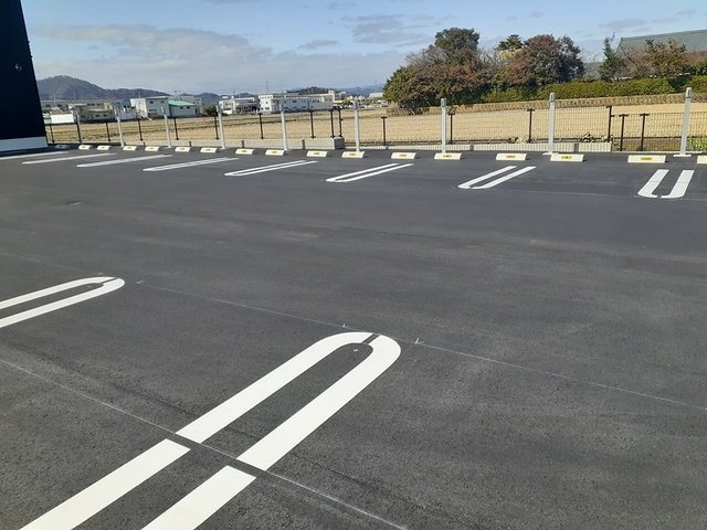 エスポワール家久Ａの駐車場