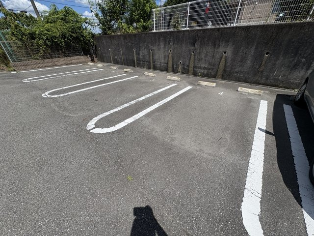 メゾン・ド・リアンⅩⅠの駐車場
