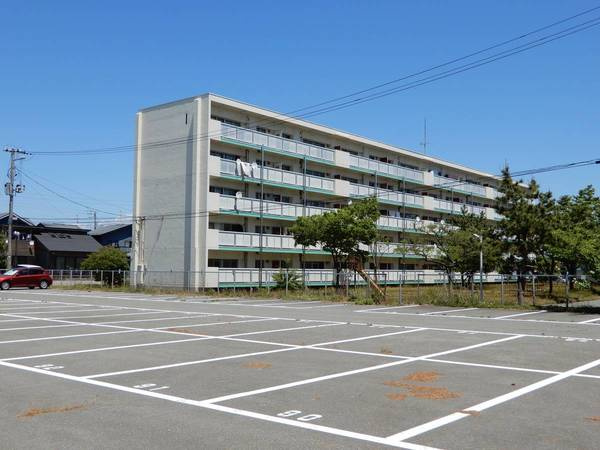ビレッジハウス勝平2号棟の駐車場|駐車場です