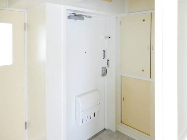 ビレッジハウス羽後1号棟の玄関|ビレッジハウスの同一物件・同一タイプの間取りの写真です