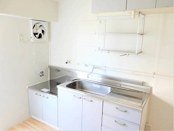 ビレッジハウス飯田川1号棟のキッチン|ビレッジハウスの同一物件・同一タイプの間取りの写真です
