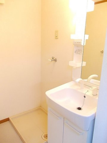 サンセール港Ｃの洗面所|コンパクトで使いやすい洗面所