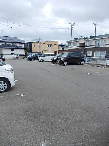 ガーデン・プレイスＡの駐車場|カースペースがあります