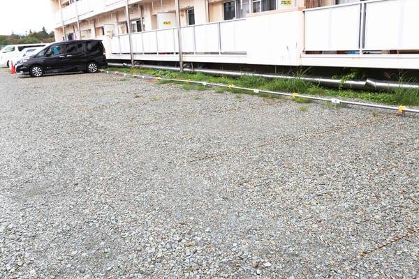 ビレッジハウス滝沢大崎1号棟の駐車場