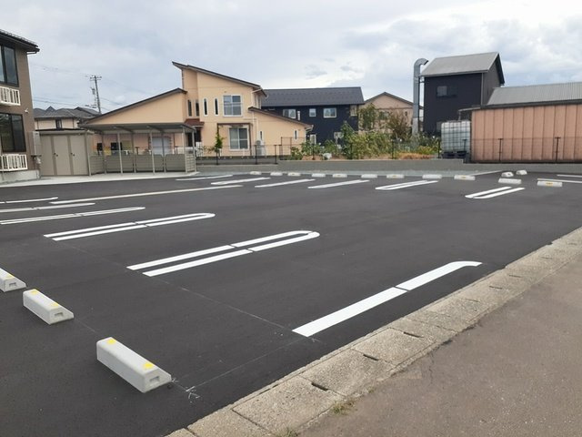 ヴィセオαの駐車場