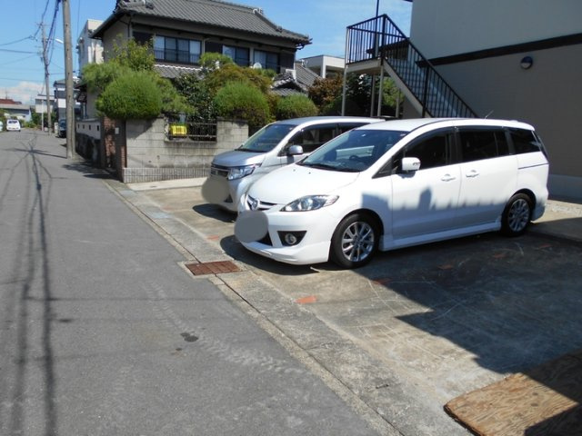 セジュール西春の駐車場