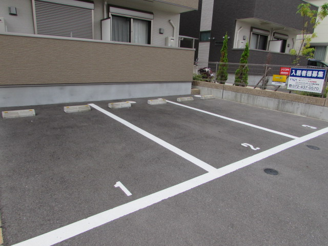 フジパレス仁川Ⅱ番館の駐車場|車をお持ちの方に嬉しい駐車場付きの物件です