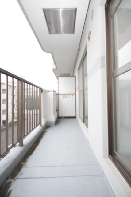 ジュネ向山二番館のバルコニー|開放的で明るい空間を演出してくれるバルコニーです