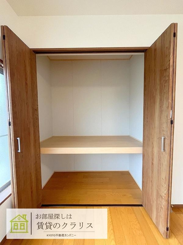 鳴滝蓮花寺町（ガレージ付き）戸建ての収納