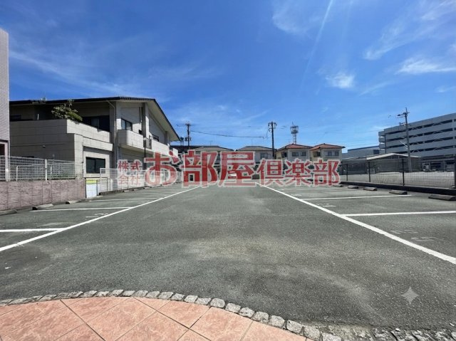 プリマヴェーラ花の木の駐車場|駐車場があるので、車を買う予定の方も安心です