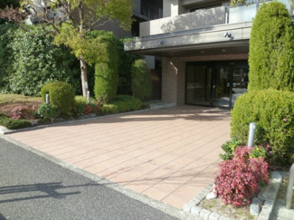 【エントランス】 | レジデンス羽衣ガーデンスクエア | 床材もリフォームしますよ！綺麗な室内をぜひ現地にてご体感下さい♪