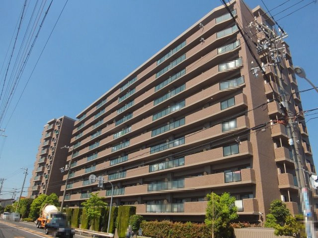レジデンス羽衣ガーデンスクエアの外観|ＬＤＫ約１５．３帖のゆとりのあるリビングは家族の憩いの場になりますね！家族団欒をお楽しみください！