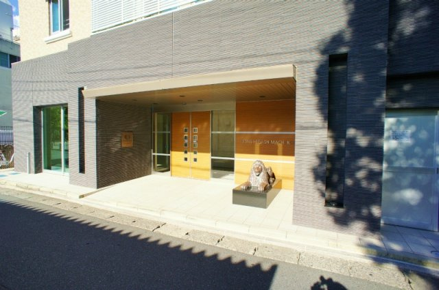 ライオンズ東町公園【キャッシュバック対象】のエントランス|ゆとりのあるエントランスです