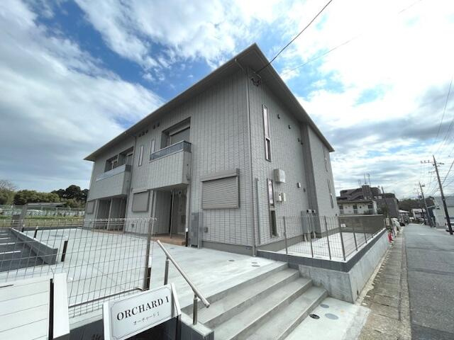 川崎市多摩区長沢１丁目のアパートのエントランス