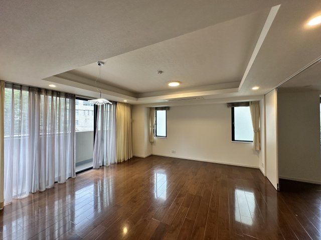 【エントランス】 | グランドメゾン表参道