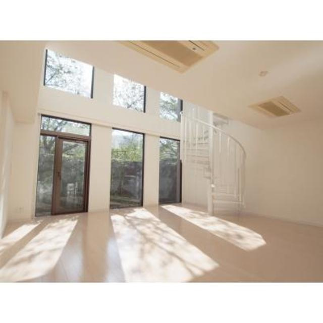 ＭＦＰＲ目黒タワーの居間・リビング|※写真は同タイプ住戸です。