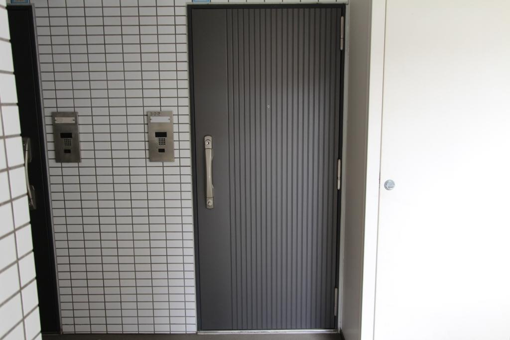 プライムアーバン四谷外苑東の玄関|きれいな玄関です