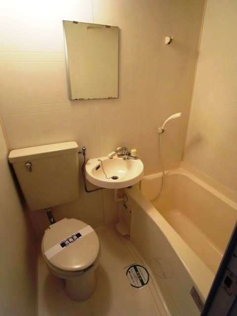 ドルチェ新宿の浴室|コンパクトで使いやすいお風呂です