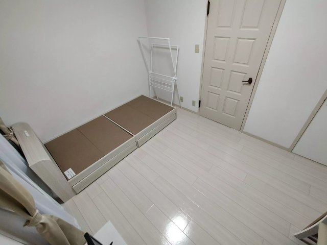 AP339 ES弁天町 302の寝室|





