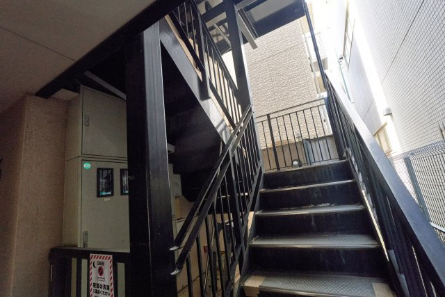 AP122 EST-1（昭和町） 302の外観|



