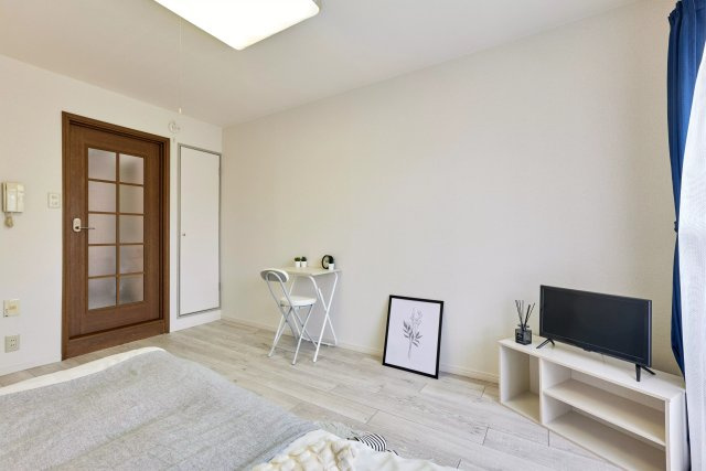AP122 EST-1（昭和町） 302の居間・リビング|



