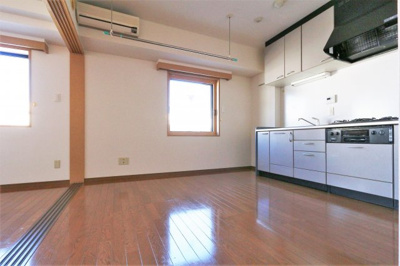 【居間・リビング】 | SunSpringTower | 参考写真（同物件別タイプ部屋)