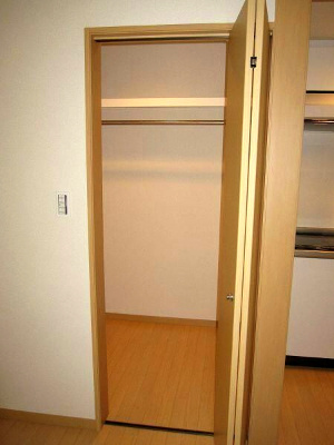 大田区久が原４丁目のアパートの収納