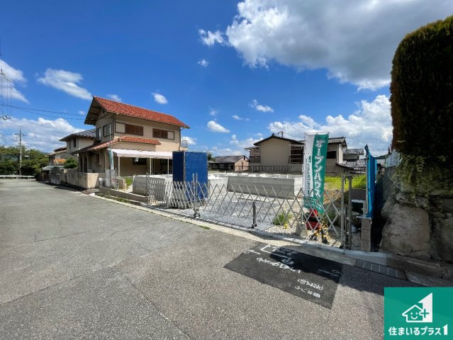 川西市清和台西　第4期　新築一戸建ての外観|周辺は落ち着いた街並みの住宅地！子育てがしやすい住環境です！まだ未完成ですが、現地でしかわからない事もございます。是非一度ご覧ください。