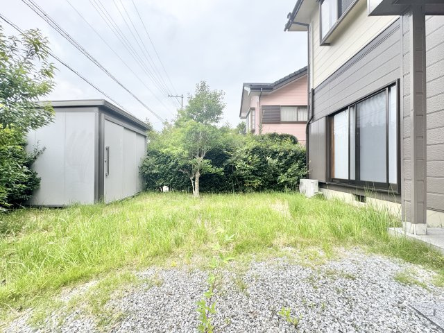 中央区 古人見町の庭|広いお庭で、ガーデニングを楽しんだりできますよ♪お子様用プールもできちゃいますね！