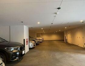 コンフォール池田山の駐車場|※別部屋参照
