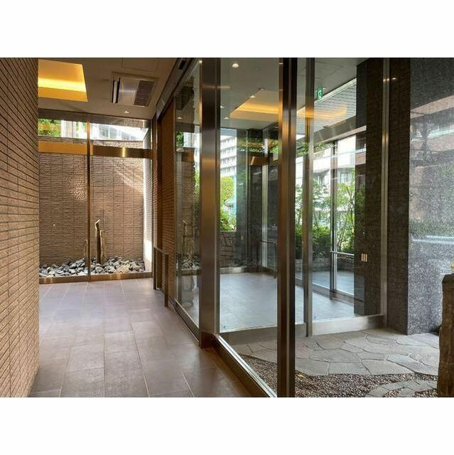 コンフォール池田山のエントランス