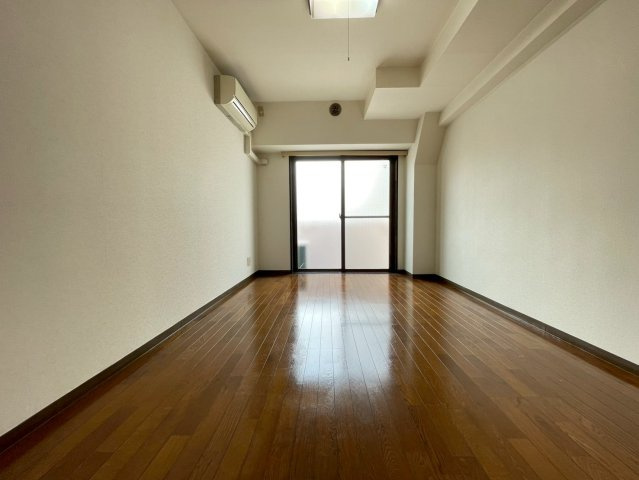パレ・ドール九段下の居間・リビング|ゆったり過ごせるリビングです