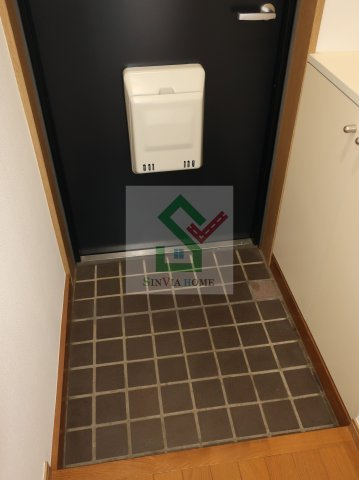 東久マンションの玄関