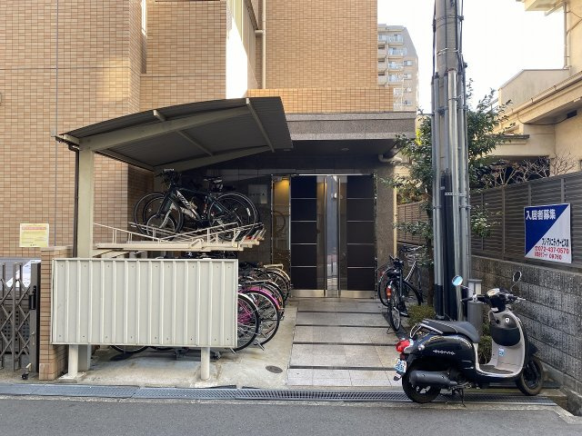 アイスビルのエントランス