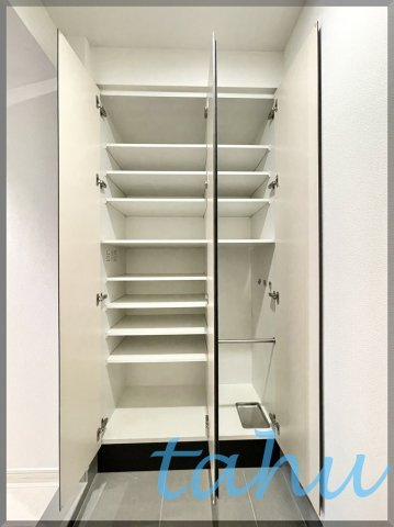 AZEST中板橋の玄関