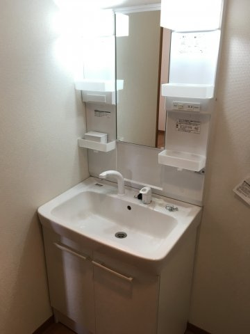 アルベージュの独立洗面台|独立洗面台で身支度をすべて済ませてしまいましょう