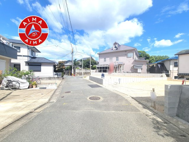福岡市南区皿山1丁目第1-2棟（1号棟）の外観|前面道路含む現地の写真です。