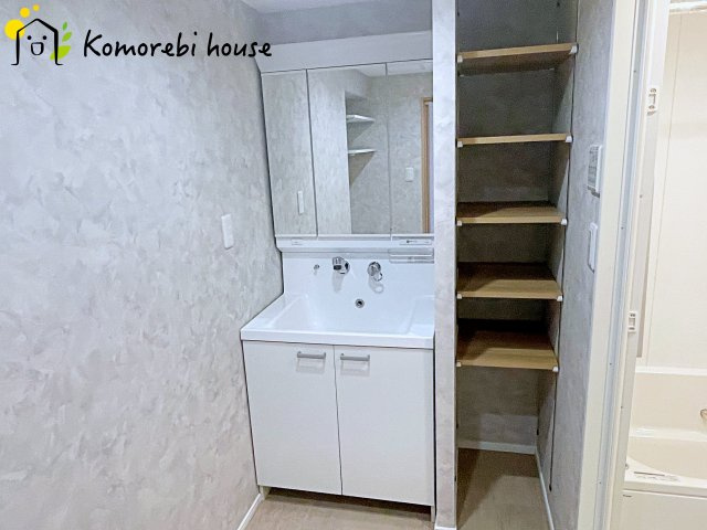東建ニューハイツ北鴻巣の独立洗面台|独立洗面台あり、毎朝おしゃれに忙しい女性の方におすすめです